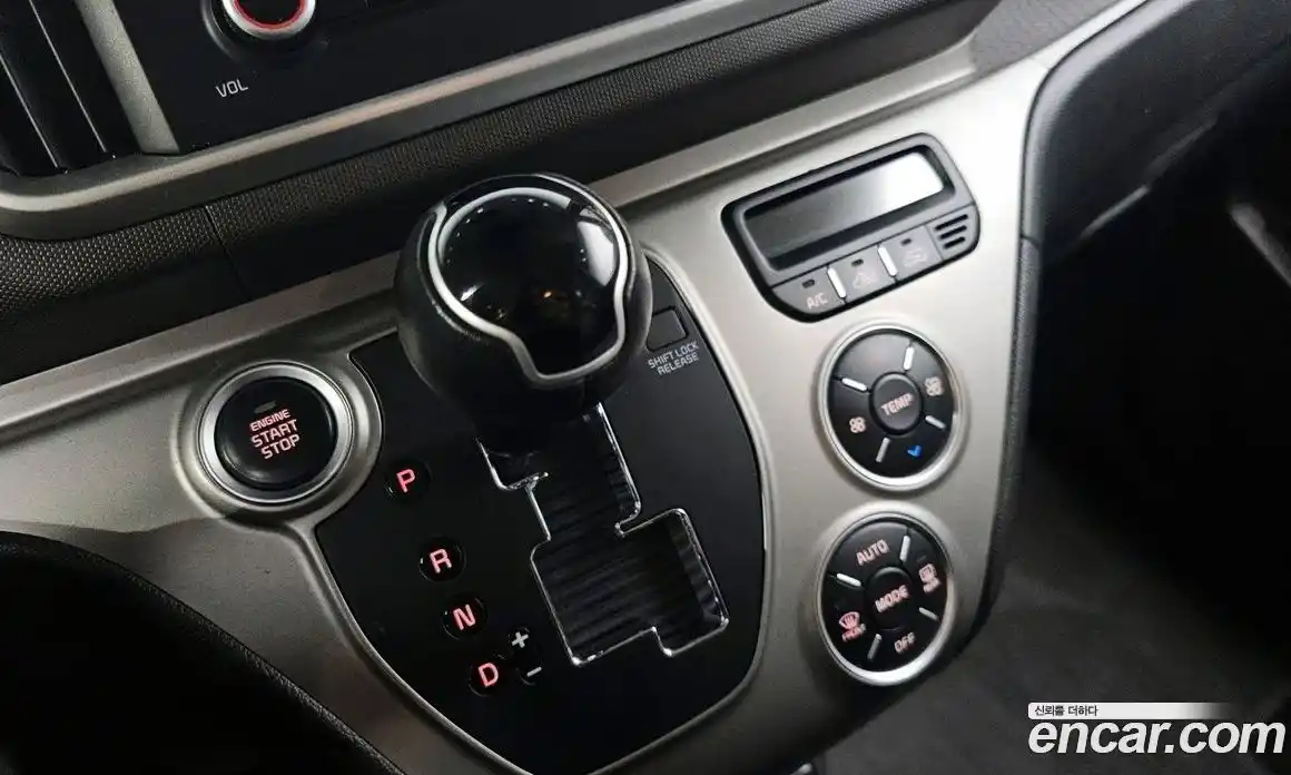 Kia Ray 2021 1.0 автомат (гидро), фото 9