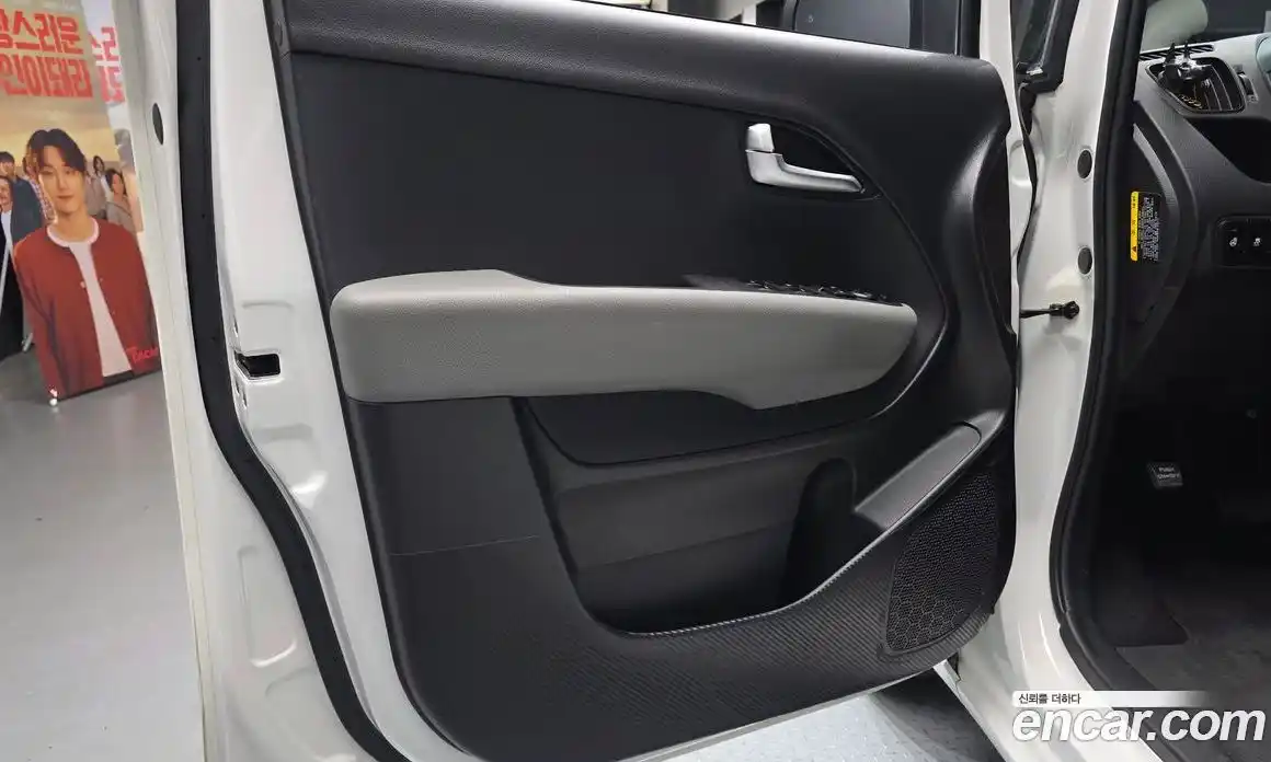 Kia Ray 2023 1.0 автомат (гидро), фото 14