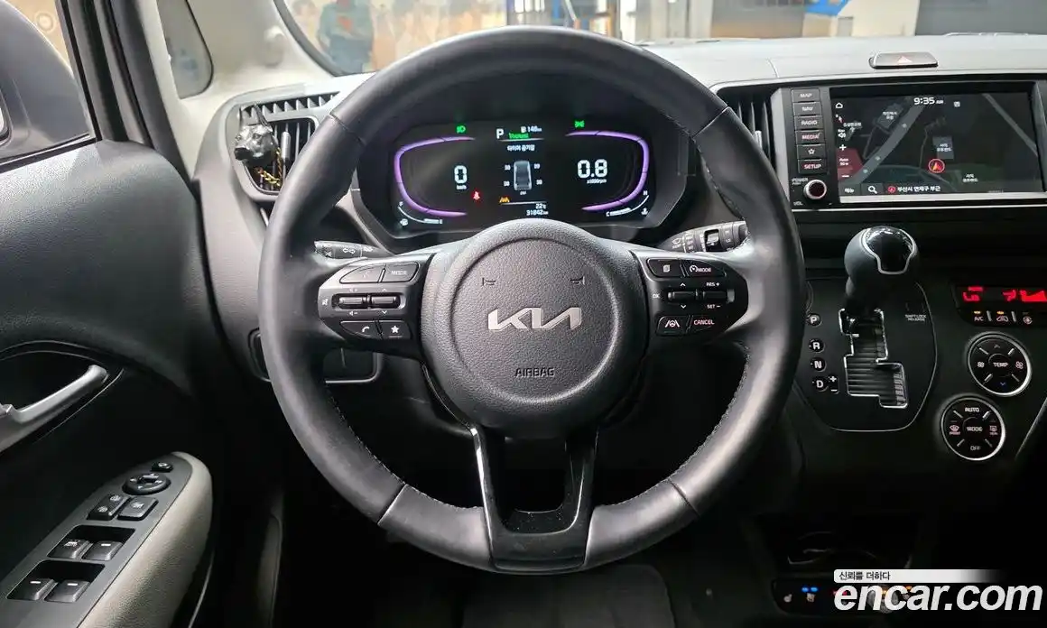 Kia Ray 2023 1.0 автомат (гидро), фото 18
