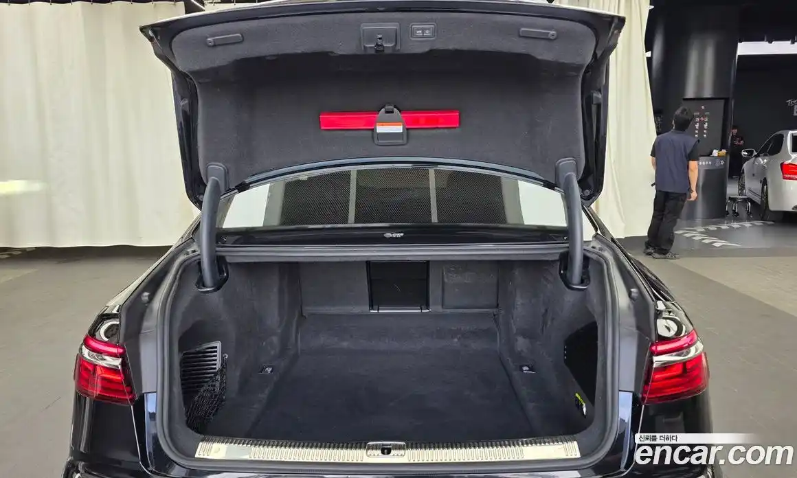 Audi A8 2021 3.0 автомат (гидро), фото 26