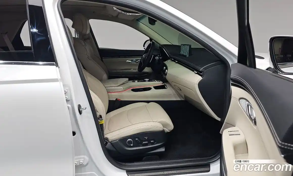 Genesis GV70 2023 2.5 автомат (гидро), фото 16