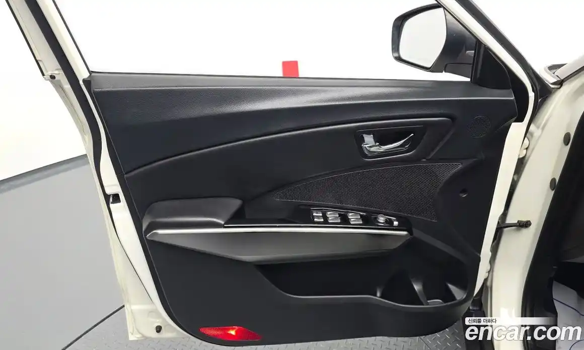 SsangYong TIBOLI 2015 1.6 автомат (гидро), фото 14