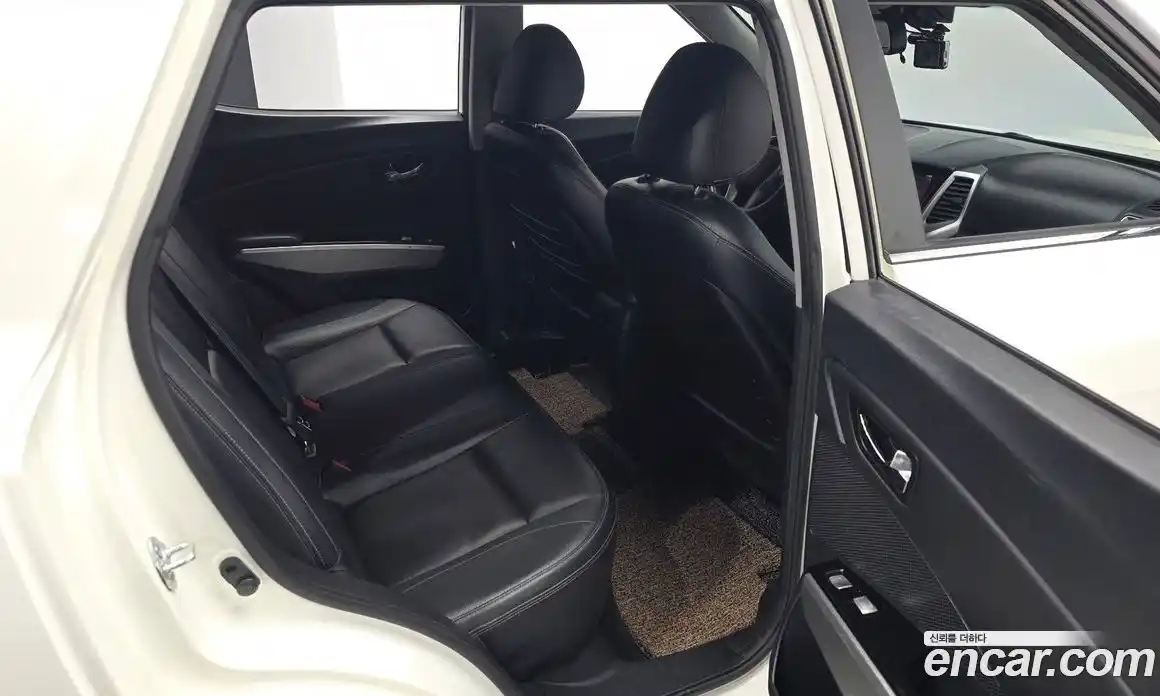 SsangYong TIBOLI 2015 1.6 автомат (гидро), фото 17