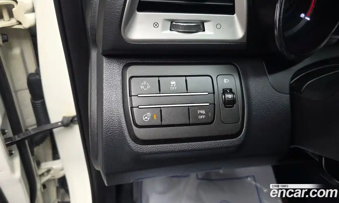 SsangYong TIBOLI 2015 1.6 автомат (гидро), фото 26