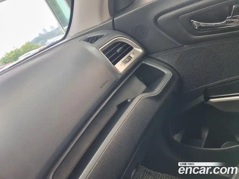 SsangYong TIBOLI 2015 1.6 автомат (гидро), фото 14