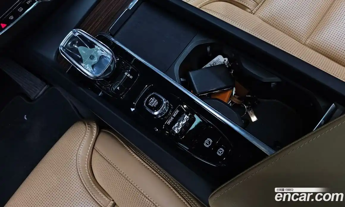 Volvo XC60 2021 2.0 автомат (гидро), фото 11