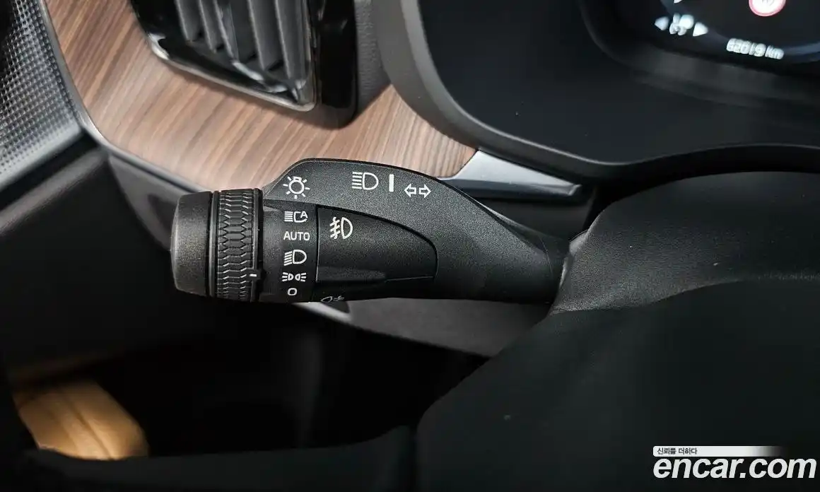 Volvo XC60 2021 2.0 автомат (гидро), фото 32