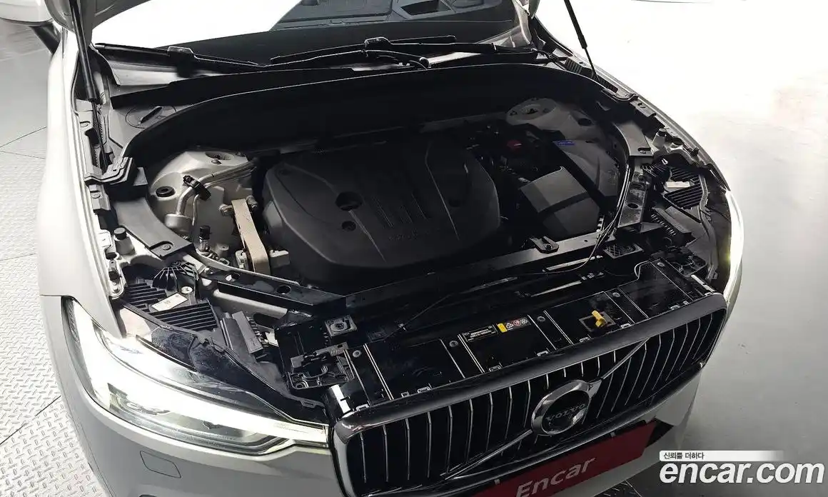 Volvo XC60 2021 2.0 автомат (гидро), фото 5