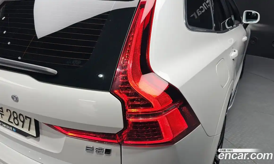 Volvo XC60 2021 2.0 автомат (гидро), фото 8