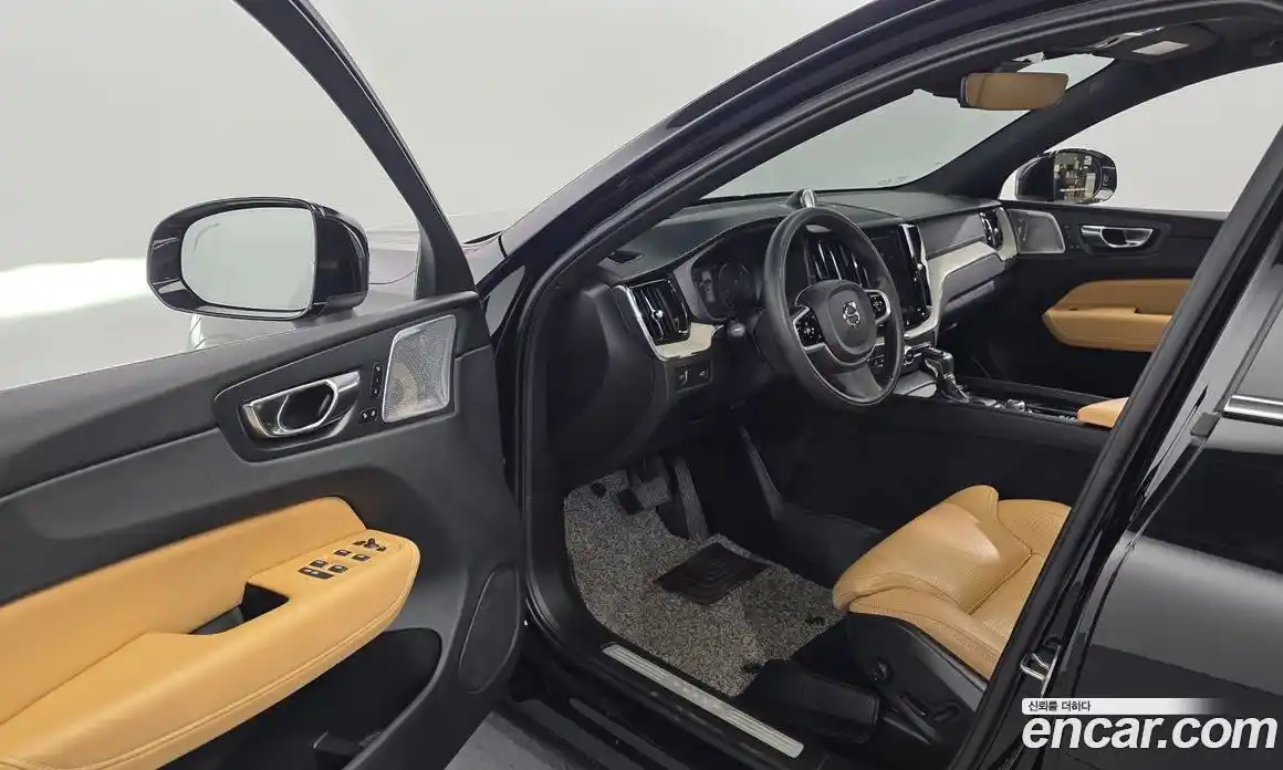 Volvo XC60 2018 2.0 автомат (гидро), фото 13