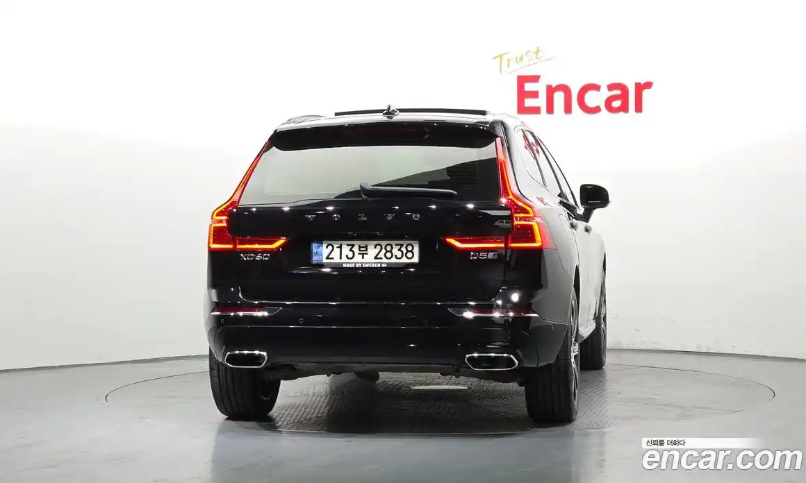 Volvo XC60 2018 2.0 автомат (гидро), фото 4