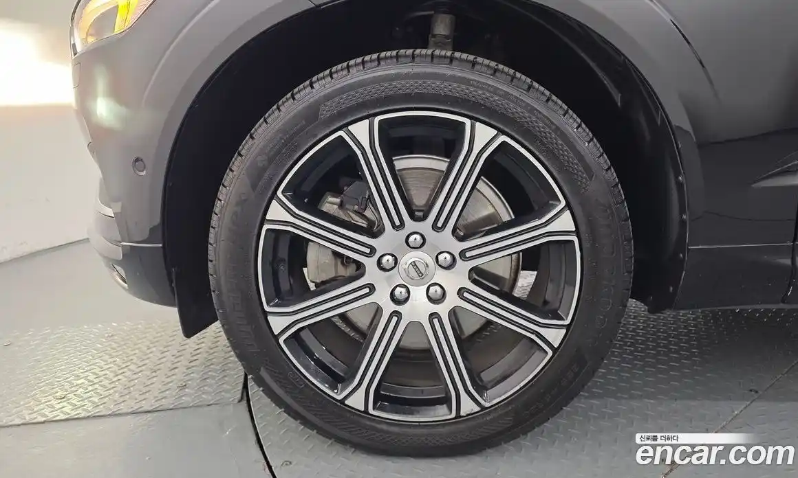 Volvo XC60 2018 2.0 автомат (гидро), фото 5