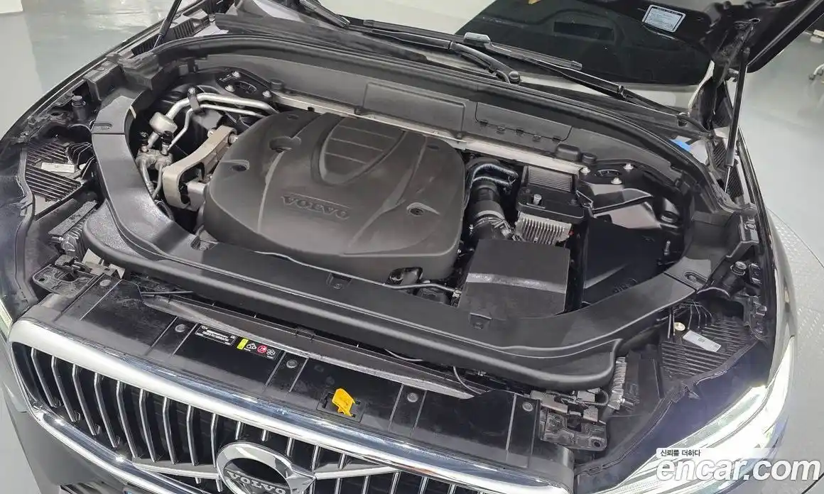 Volvo XC60 2018 2.0 автомат (гидро), фото 6