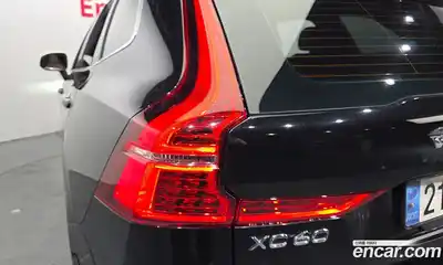 Volvo XC60 2018 2.0 автомат (гидро), миниатюра 9