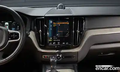 Volvo XC60 2017 2.0 автомат (гидро), миниатюра 12