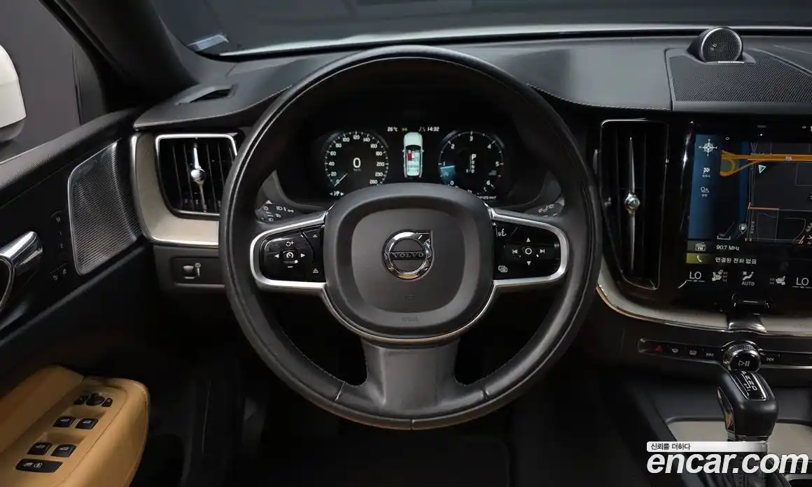 Volvo XC60 2017 2.0 автомат (гидро), фото 13