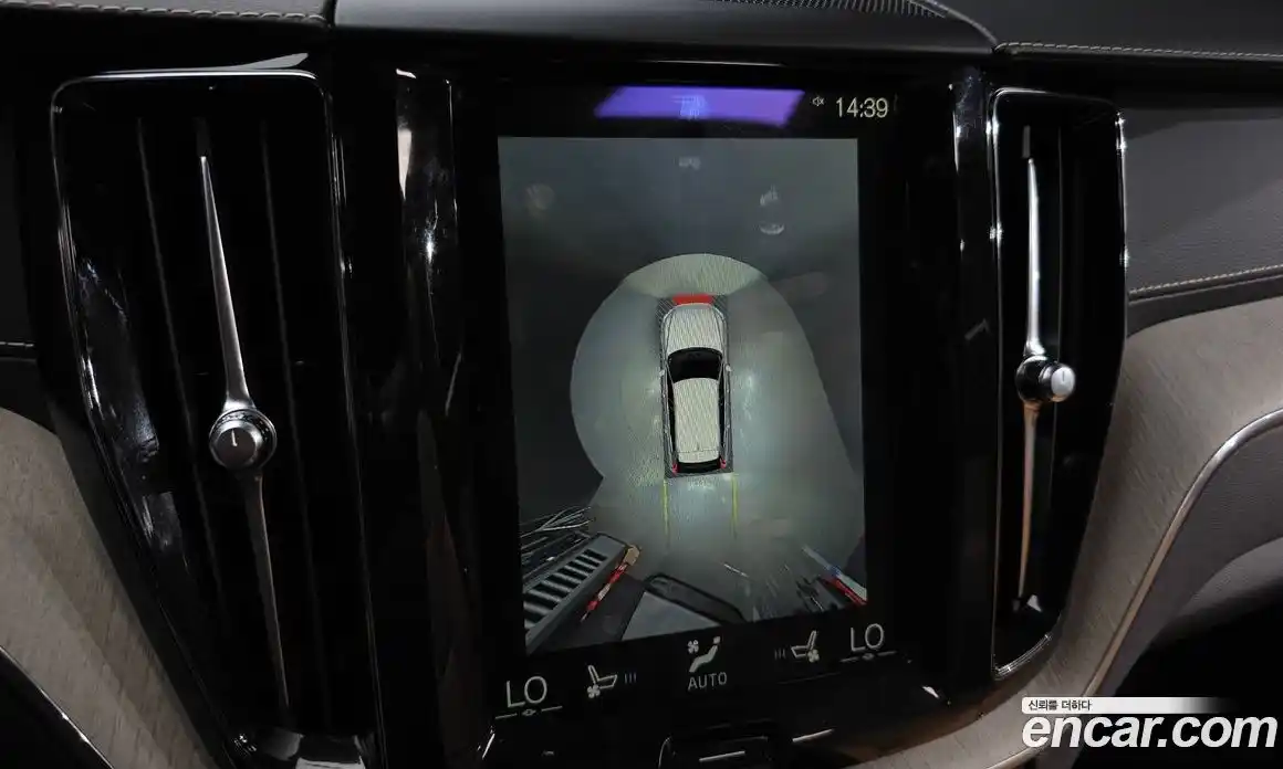 Volvo XC60 2017 2.0 автомат (гидро), фото 14