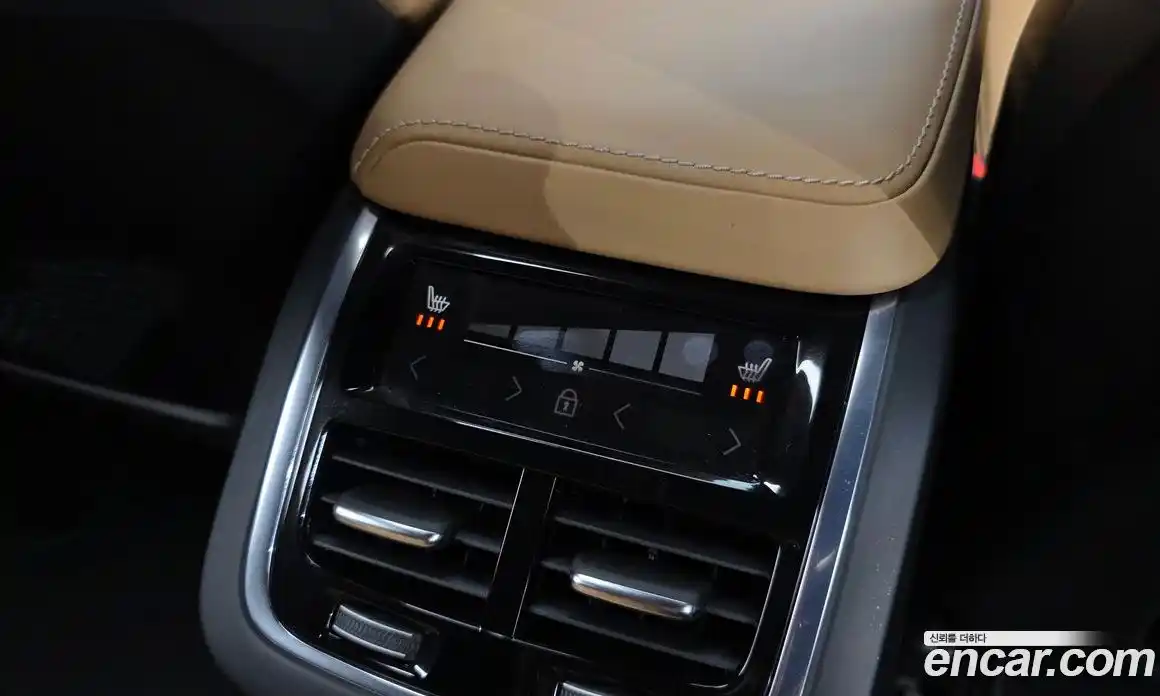 Volvo XC60 2017 2.0 автомат (гидро), фото 18