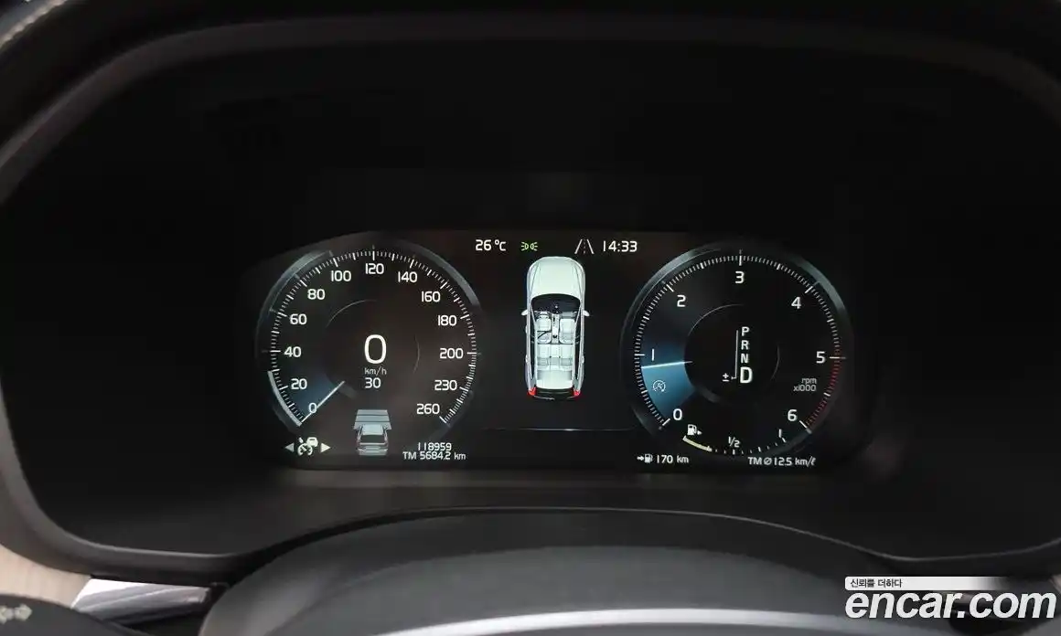Volvo XC60 2017 2.0 автомат (гидро), фото 8