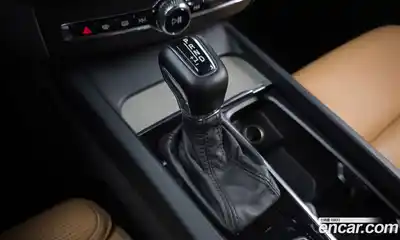 Volvo XC60 2017 2.0 автомат (гидро), миниатюра 9