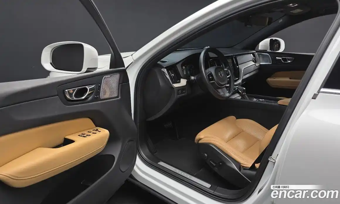 Volvo XC60 2017 2.0 автомат (гидро), фото 10