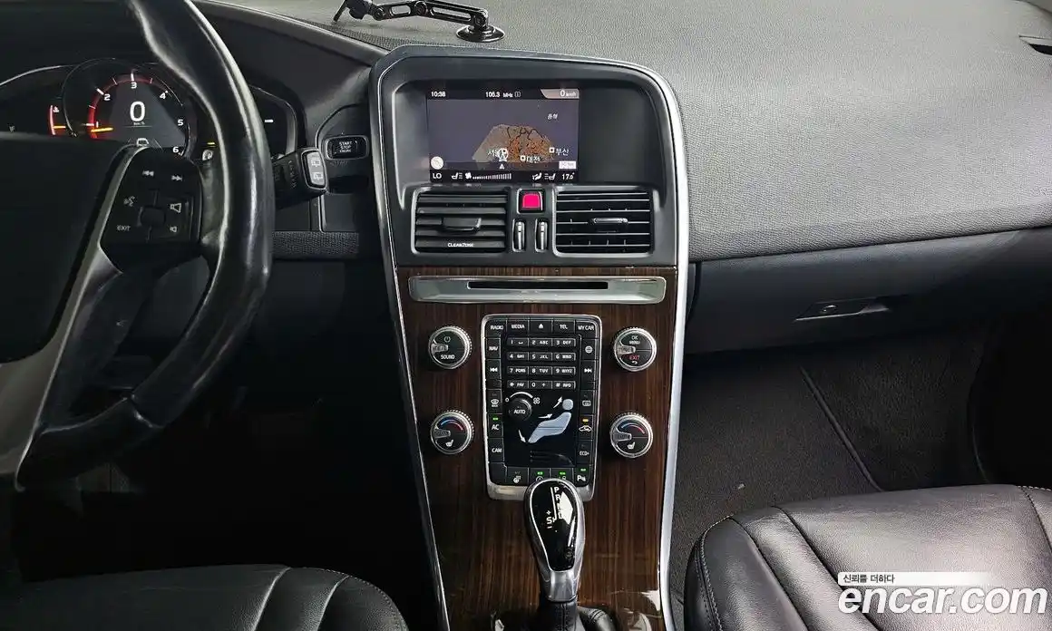 Volvo XC60 2017 2.0 автомат (гидро), фото 13