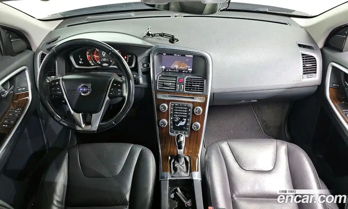 Volvo XC60 2017 2.0 автомат (гидро), фото 7