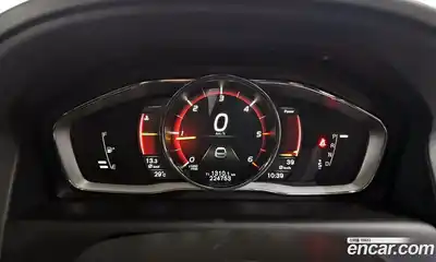 Volvo XC60 2017 2.0 автомат (гидро), миниатюра 8