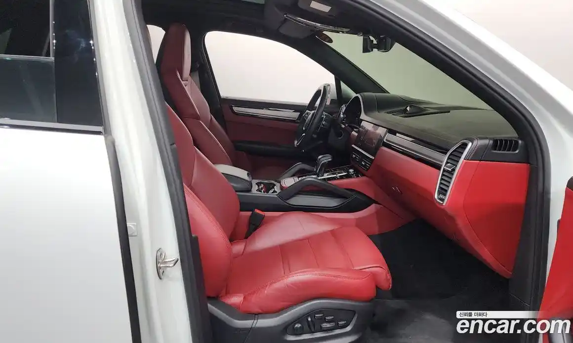 Porsche Cayenne 2022 3.0 автомат (гидро), фото 16