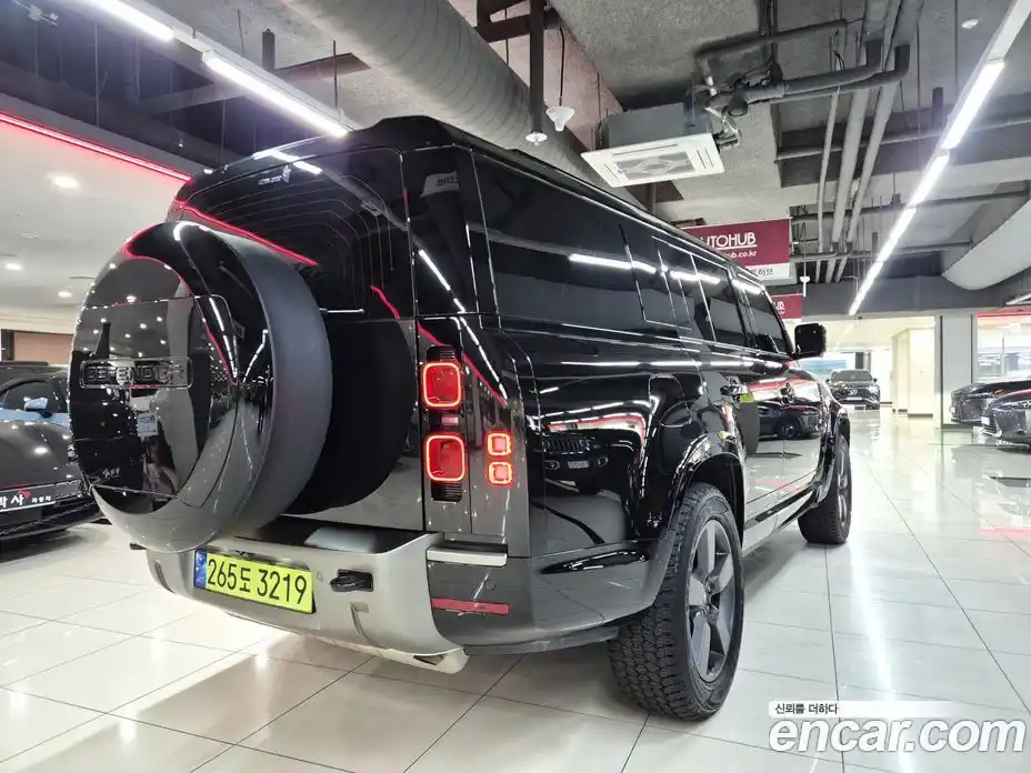 Land Rover Defender 2025 3.0 автомат (гидро), фото 5