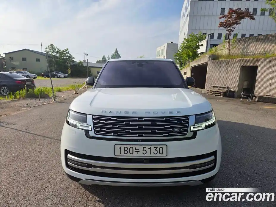 Land Rover Range Rover 2023 4.4 автомат (гидро), фото 3