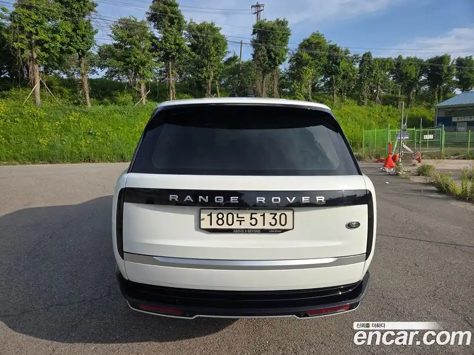 Land Rover Range Rover 2023 4.4 автомат (гидро), фото 4