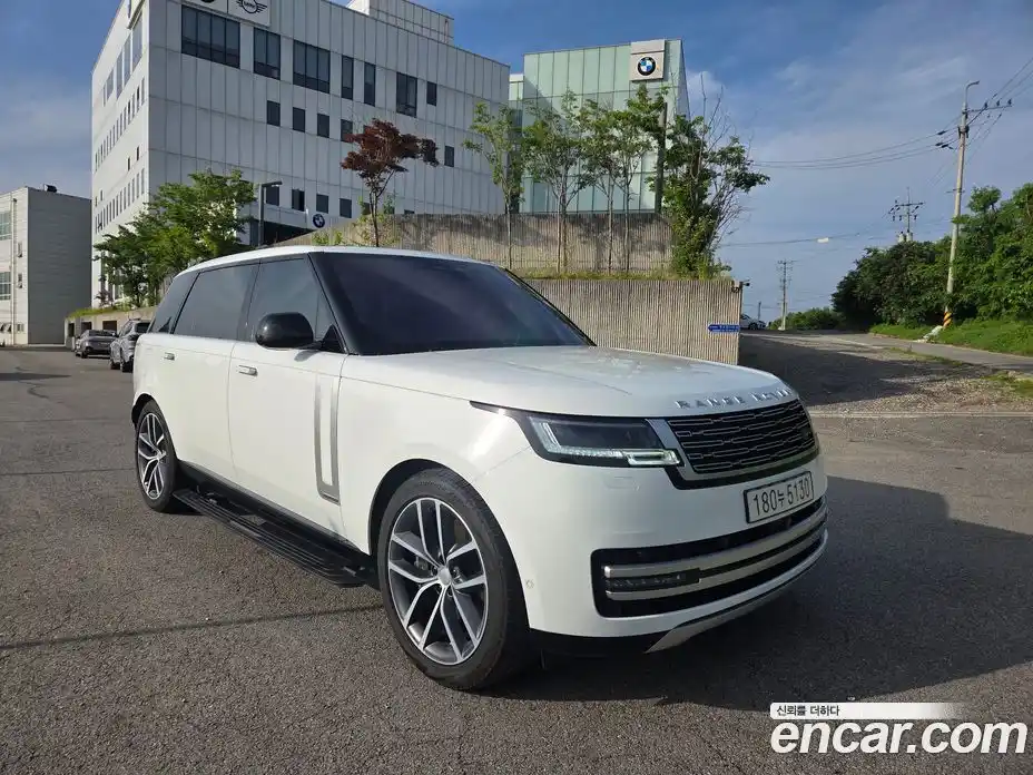 Land Rover Range Rover 2023 4.4 автомат (гидро), фото 6
