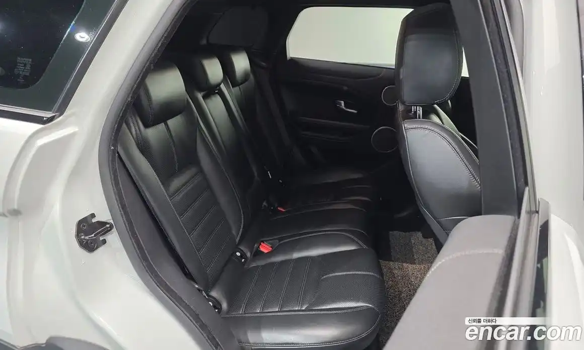 Land Rover Range Rover Evoque 2016 2.0 автомат (гидро), фото 11