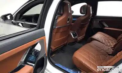 BMW i7 2023 0.3 автомат (гидро), миниатюра 12
