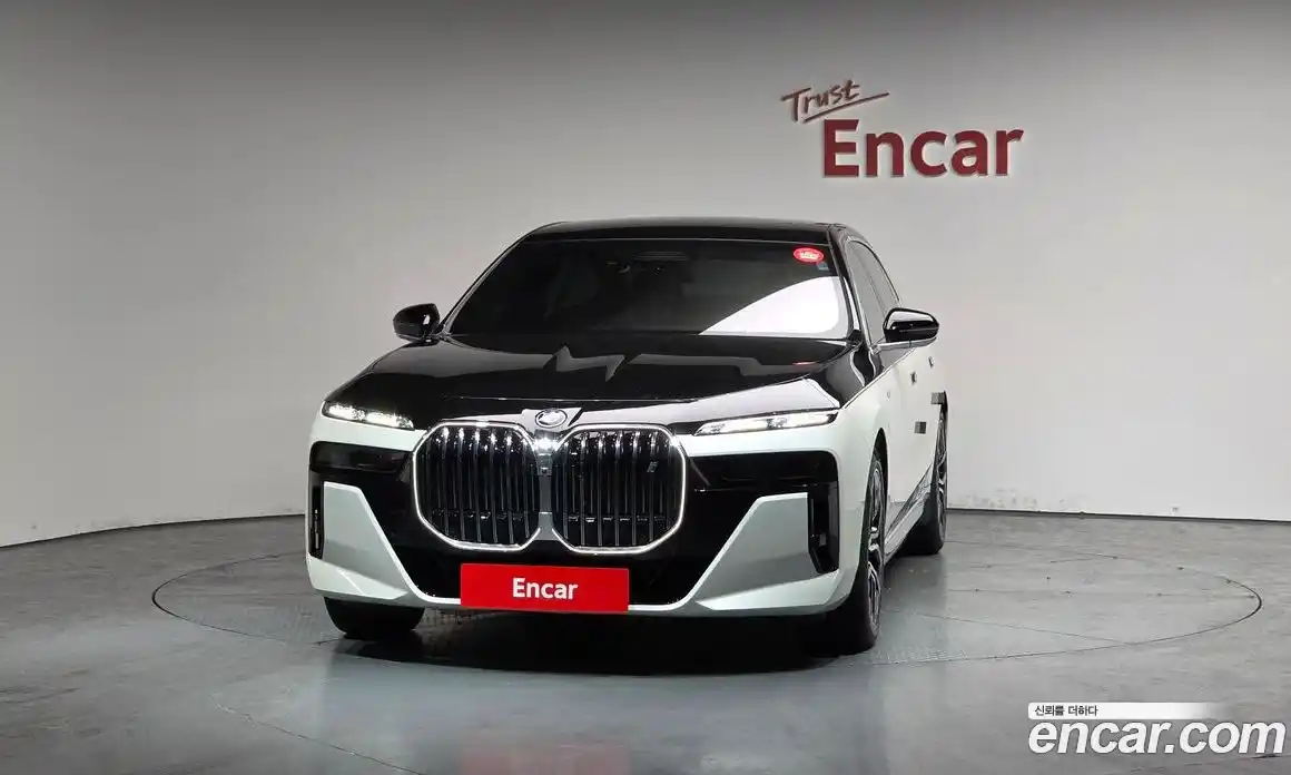 BMW i7 2023 0.3 автомат (гидро), фото 3