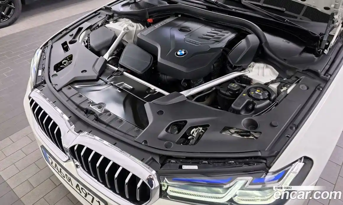BMW 5 серия 2023 2.0 автомат (гидро), фото 6