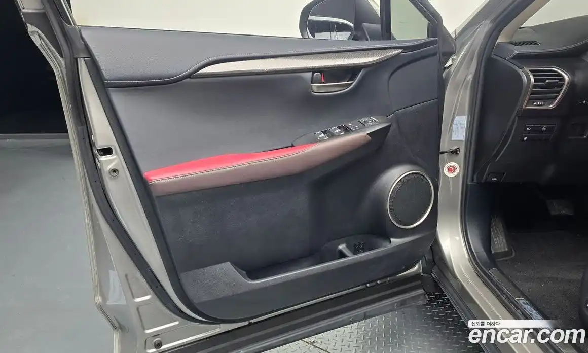 Lexus NX 2019 2.5 автомат (гидро), фото 14 Lexus NX 2019 2.5 автомат (гидро), фото 14