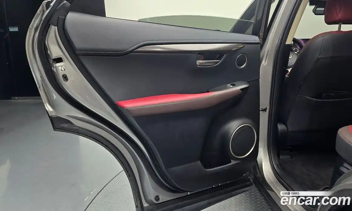 Lexus NX 2019 2.5 автомат (гидро), фото 15 Lexus NX 2019 2.5 автомат (гидро), фото 15