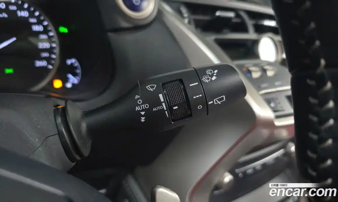 Lexus NX 2019 2.5 автомат (гидро), фото 30 Lexus NX 2019 2.5 автомат (гидро), фото 30