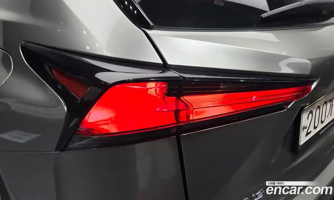 Lexus NX 2019 2.5 автомат (гидро), фото 9 Lexus NX 2019 2.5 автомат (гидро), фото 9