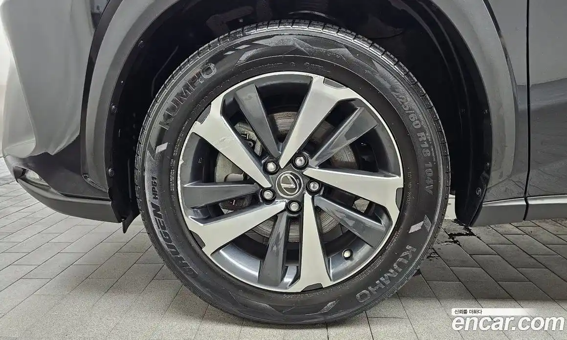 Lexus NX 2021 2.5 автомат (гидро), фото 5 Lexus NX 2021 2.5 автомат (гидро), фото 5