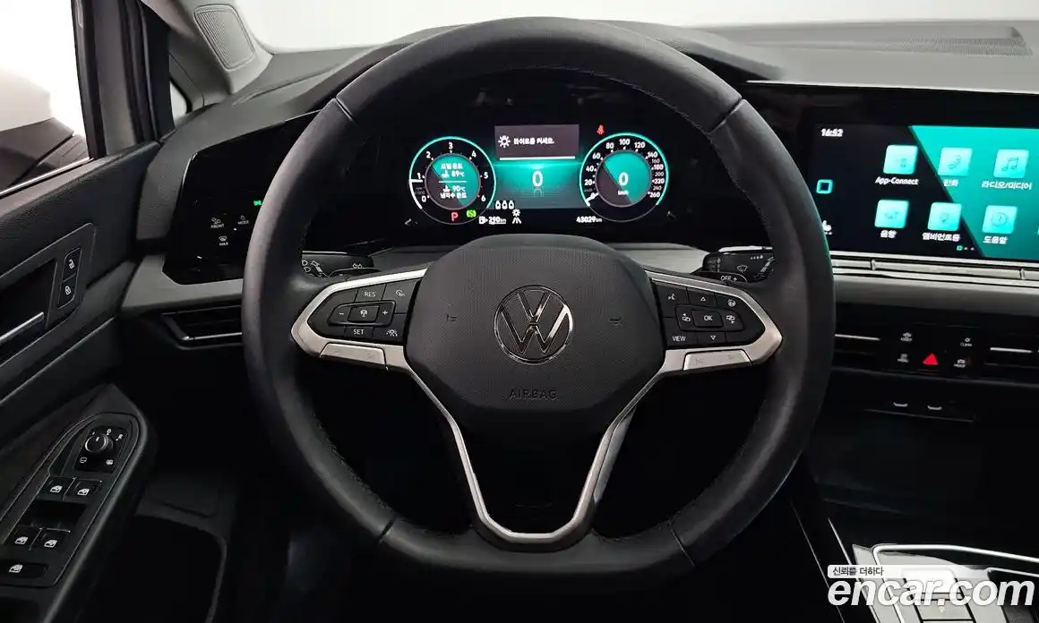 Volkswagen Golf 2024 2.0 автомат (гидро), фото 19