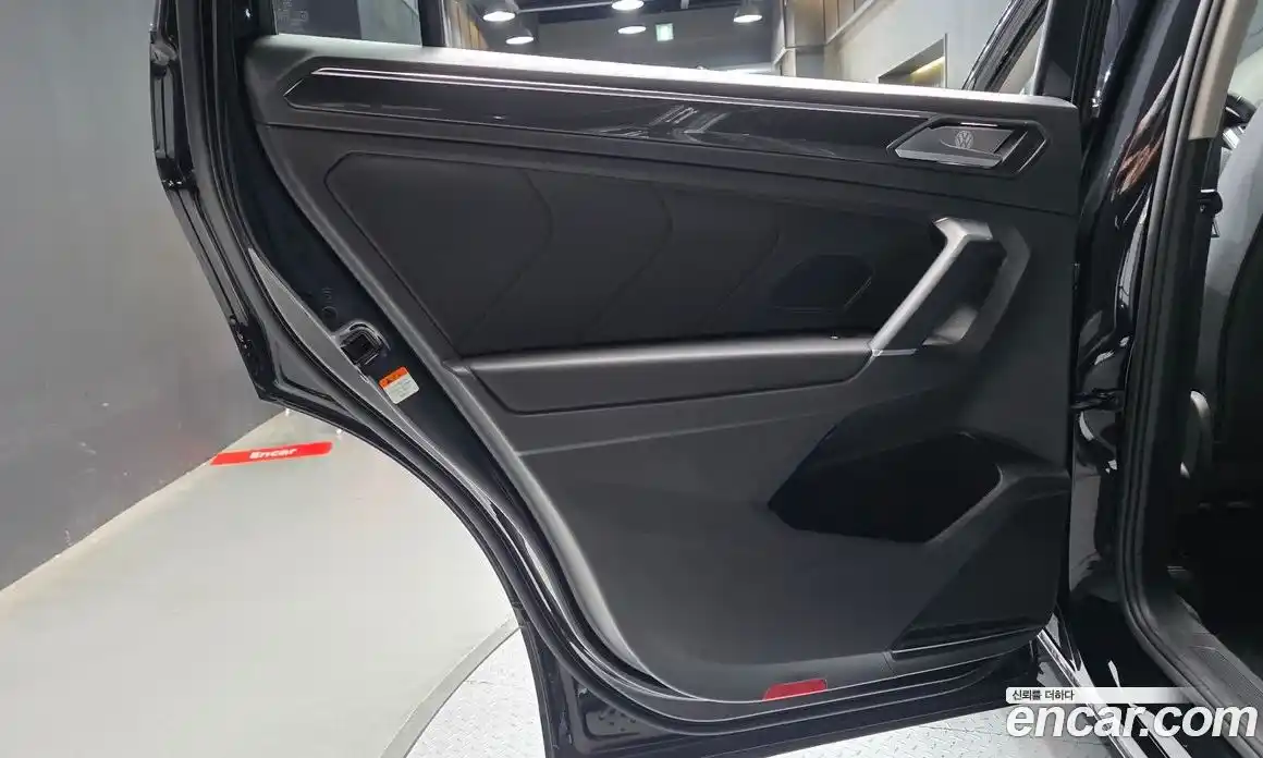 Volkswagen Tiguan 2020 2.0 автомат (гидро), фото 15