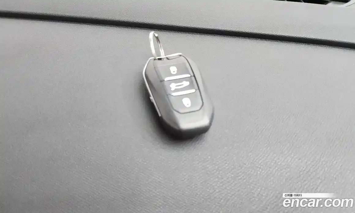 Peugeot 5008 2020 1.5 автомат (гидро), фото 21