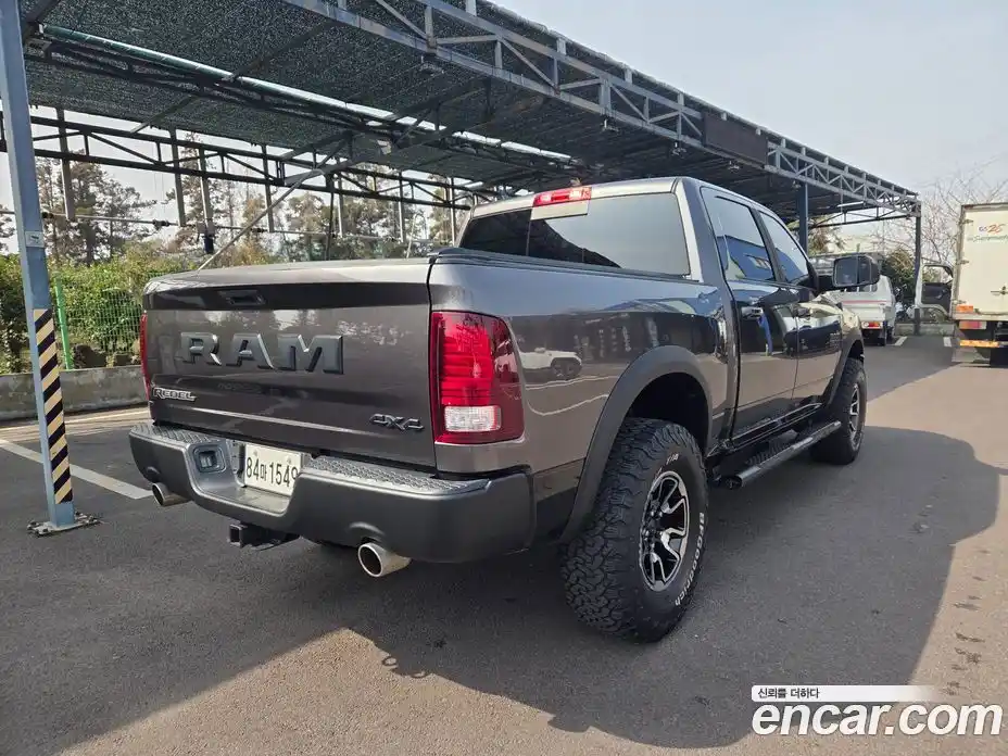 Dodge Ram Pick Up 2016 5.7 автомат (гидро), фото 2 Dodge Ram Pick Up 2016 5.7 автомат (гидро), фото 2
