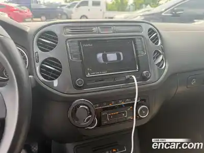Volkswagen Tiguan 2013 2.0 автомат (гидро), миниатюра 12