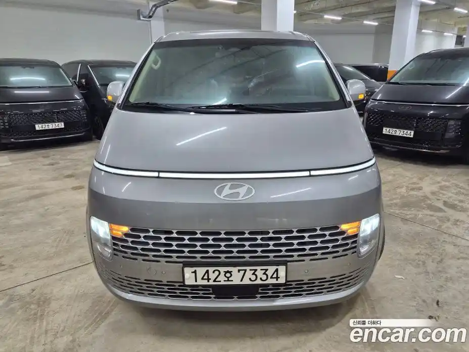Hyundai Staria 2025 2.2 автомат (гидро), фото 3