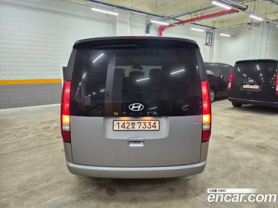 Hyundai Staria 2025 2.2 автомат (гидро), фото 4