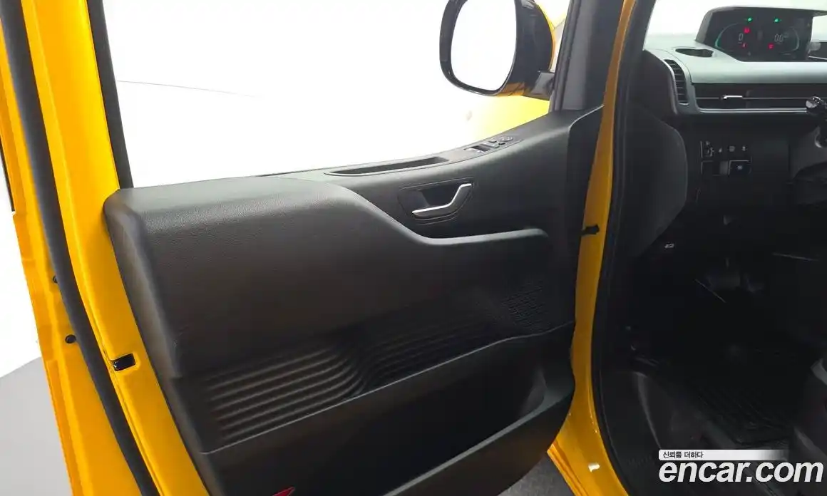 Hyundai Staria 2025 1.6 автомат (гидро), фото 14